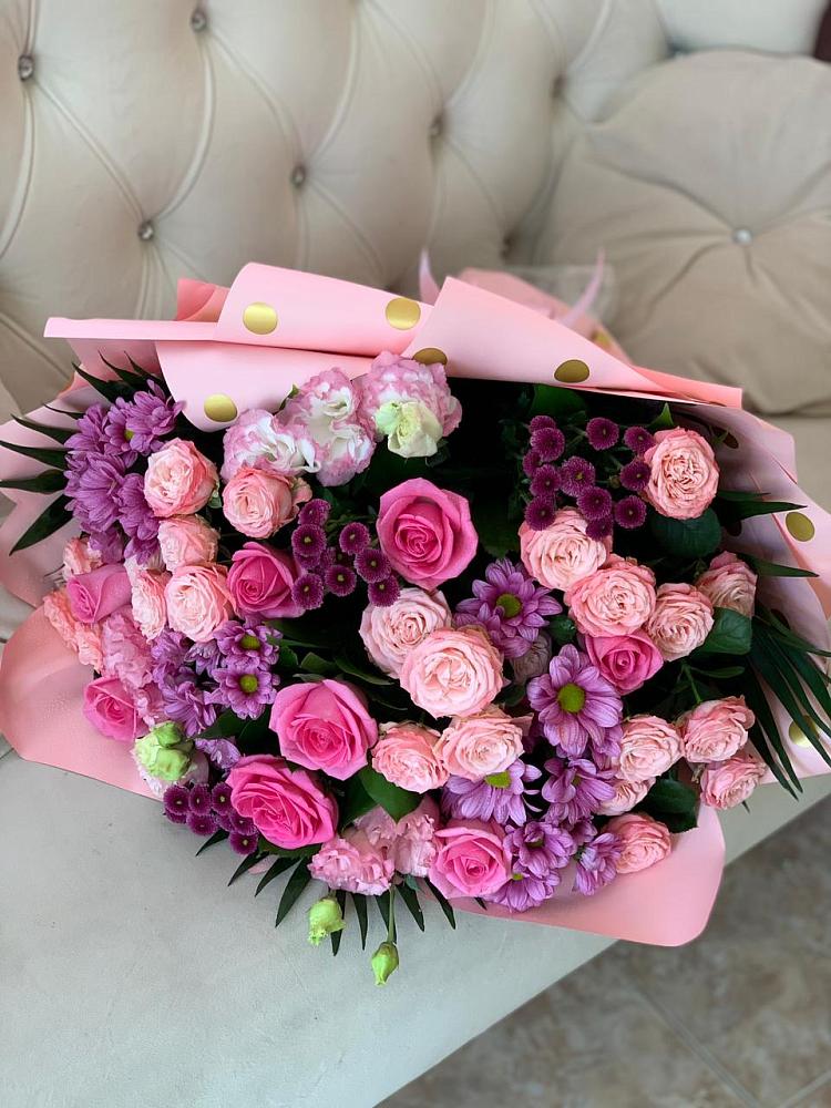 Букет цветов из: Хризантемы, Розы и Лизиантусы в Оби