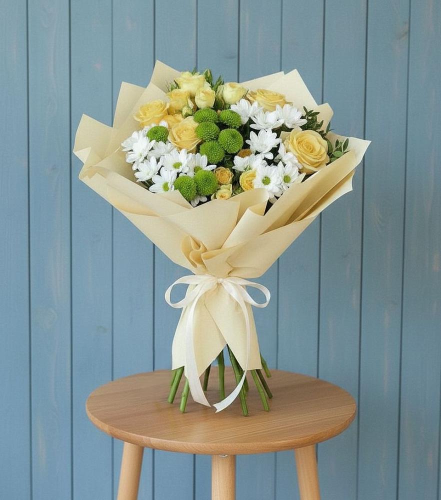 Букет цветов из: Хризантемы и Розы в Оби