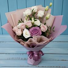 Букет цветов из:  Розы и Лизиантусы в Оби
