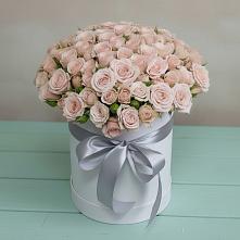 Цветочная композиция из Розы в шляпной коробке в Оби