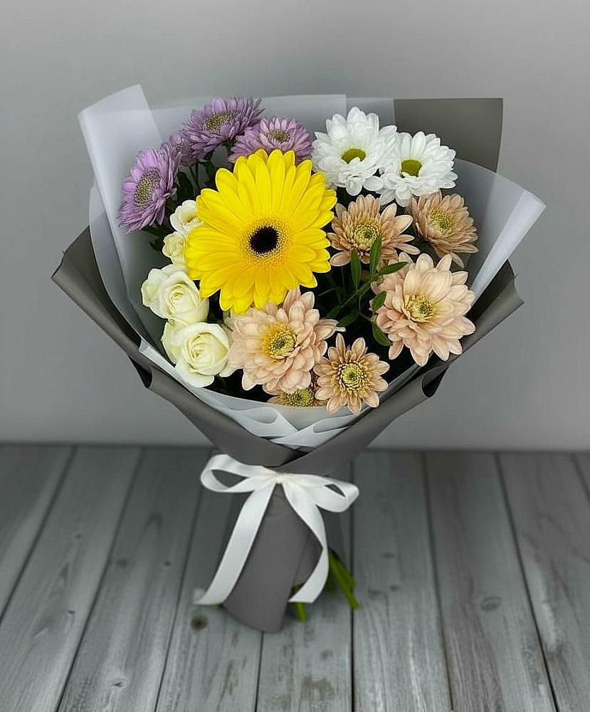 Букет цветов из: Розы, Герберы и Хризантемы в Оби