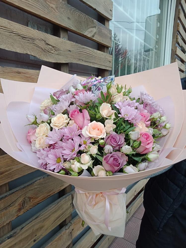 Букет цветов из: Розы и Хризантемы в Оби