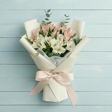 Букет цветов из:  Альстромерии в Оби