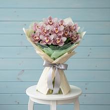 Букет цветов из:  Орхидеи и Розы в Оби