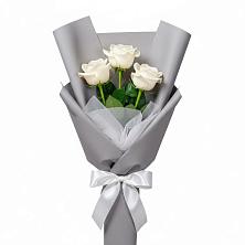 Букет 3 белые розы в Оби