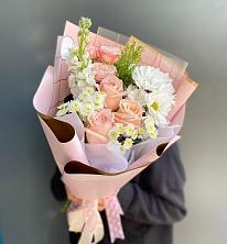 Букет цветов из:  Хризантемы и Розы в Оби