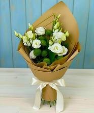 Букет цветов из:  Хризантемы и Лизиантусы в Оби