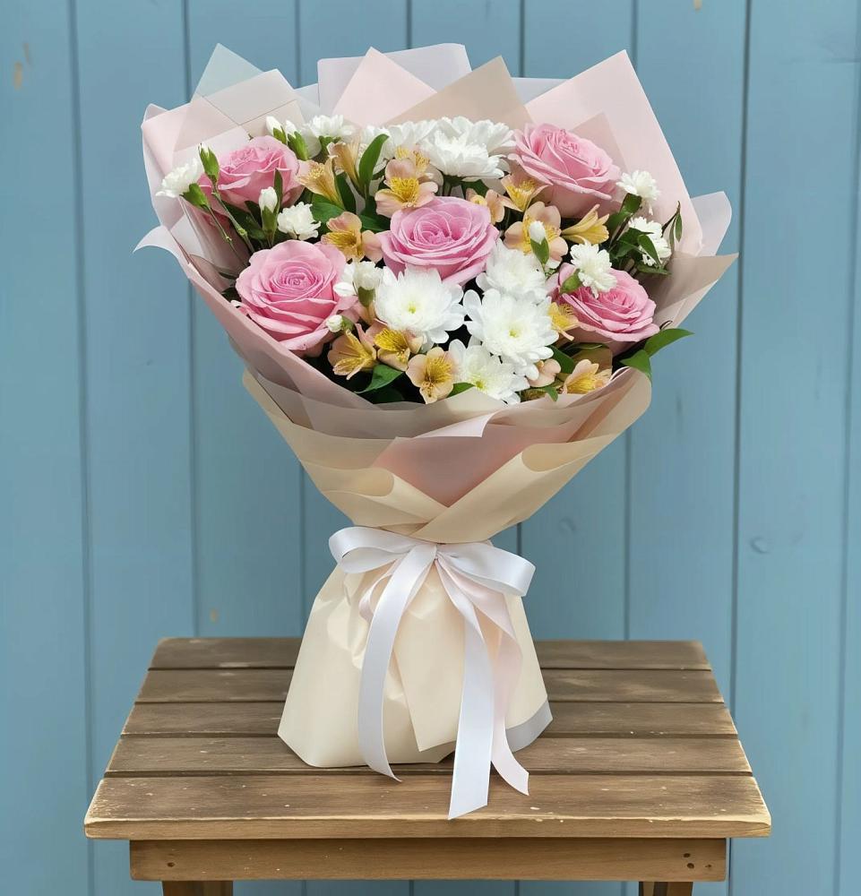 Букет цветов из: Гвоздики, Орхидеи и Розы в Оби