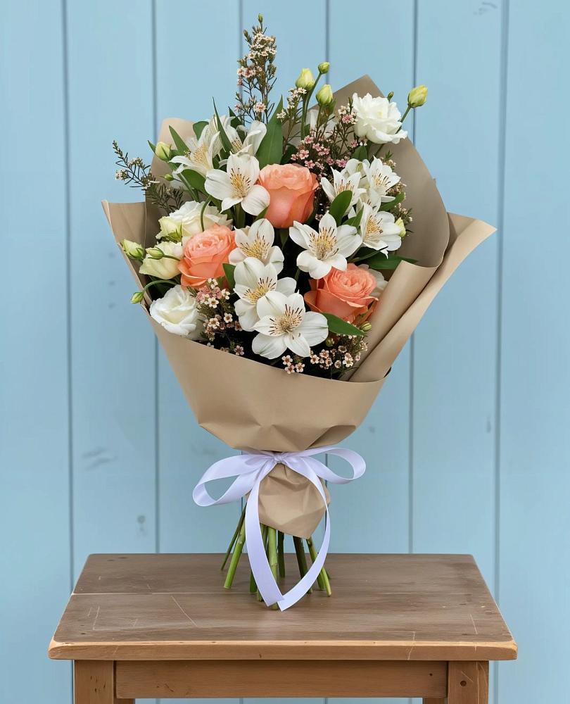 Букет цветов из: Альстромерии, Лизиантусы, Розы и Хризантемы в Оби