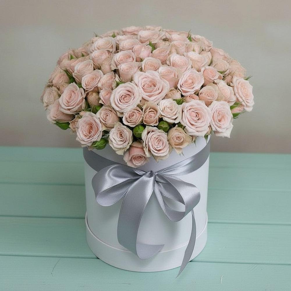 Цветочная композиция из Розы в шляпной коробке в Оби