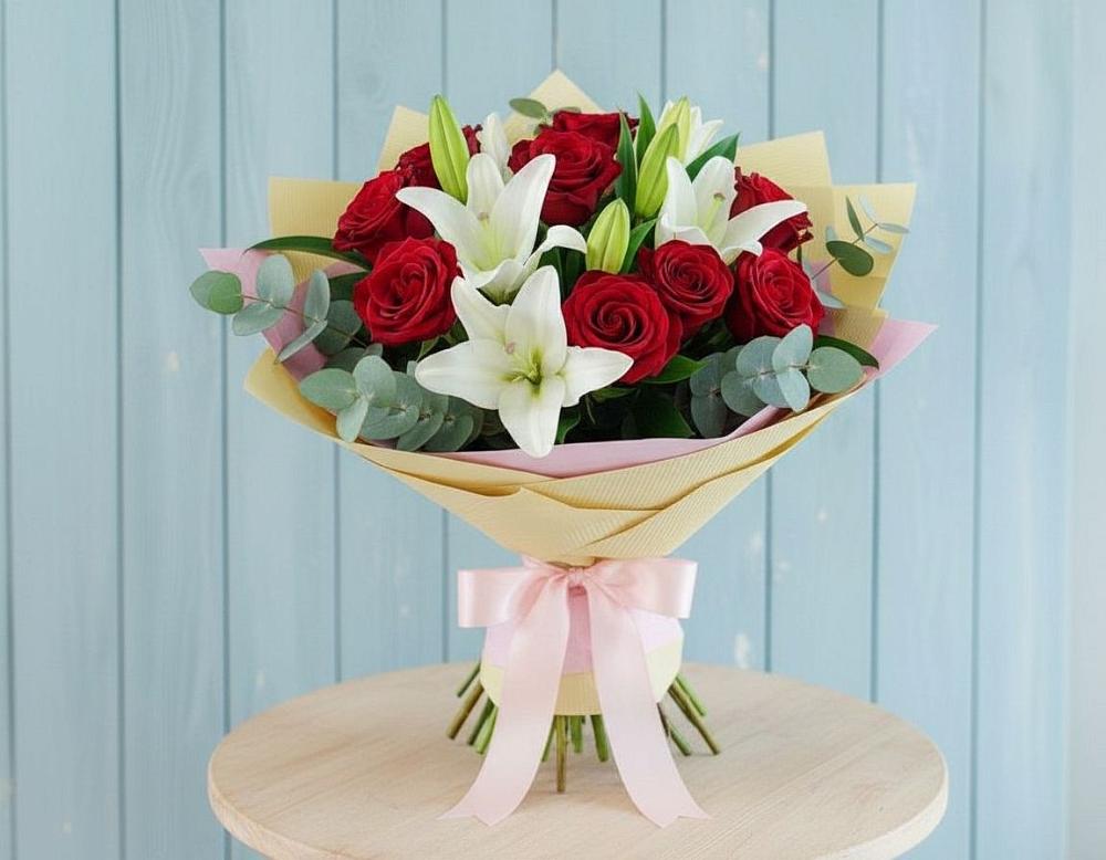 Букет цветов из: Лилии и Розы в Оби